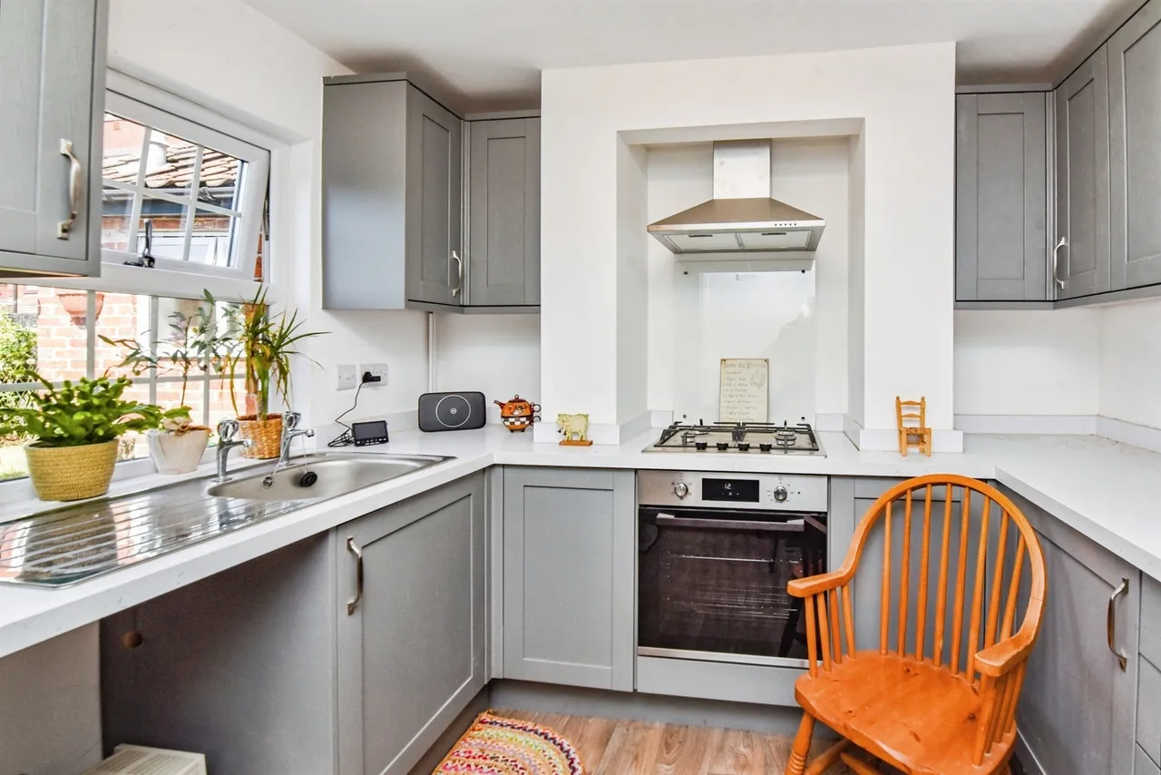 Commercial Road, Devizes, SN10, photo 3