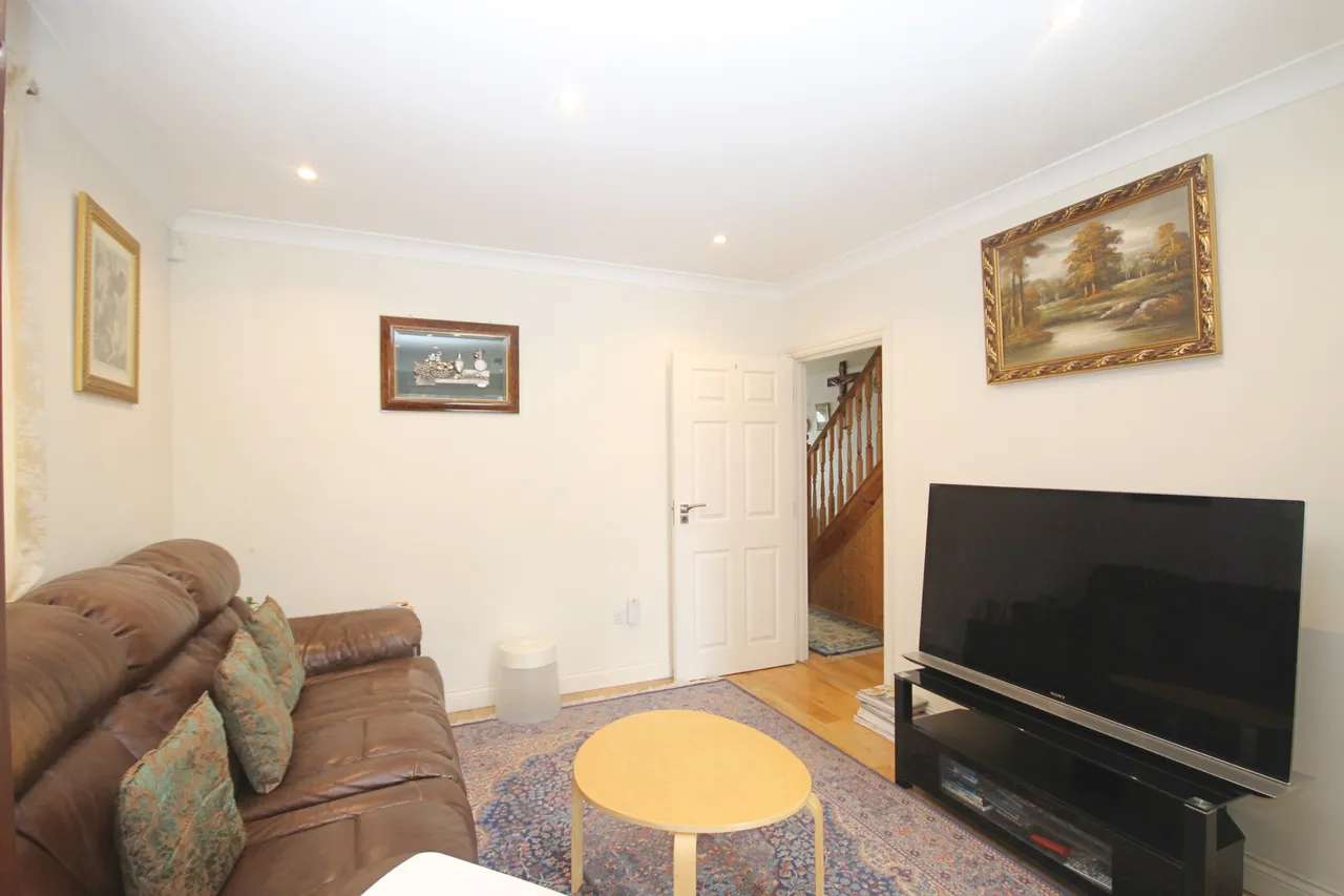 Ellesmere Road, Greenford, UB6, photo 8