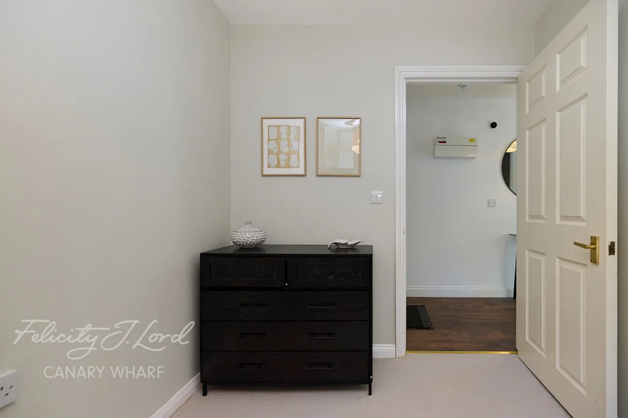 Mellish Street, London, E14, photo 2