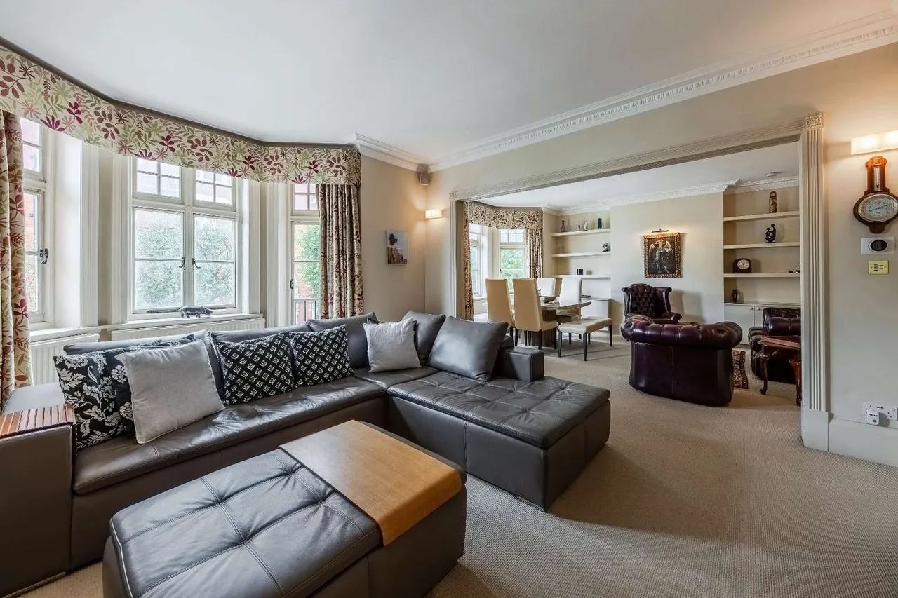 Abingdon Villas, London, W8, photo 3