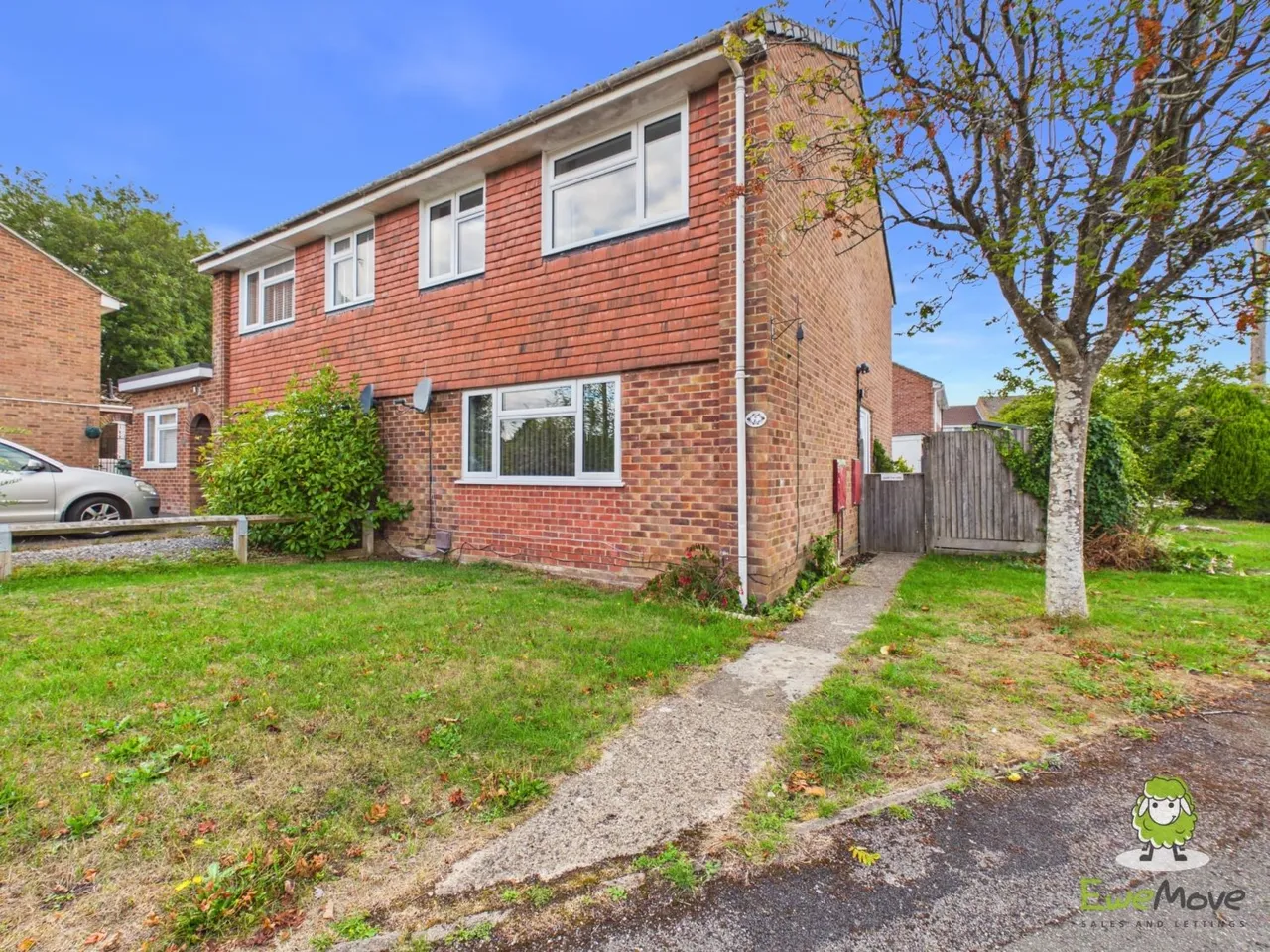 3 bed house to rent, Braemar Drive, Oakley, RG23