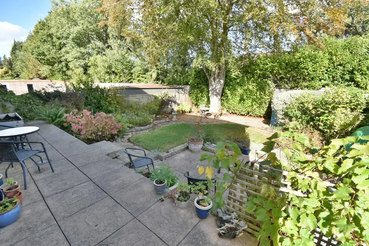 Ford Close, BH22, photo 21