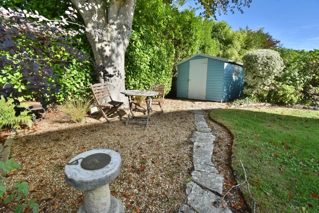 Ford Close, BH22, photo 23