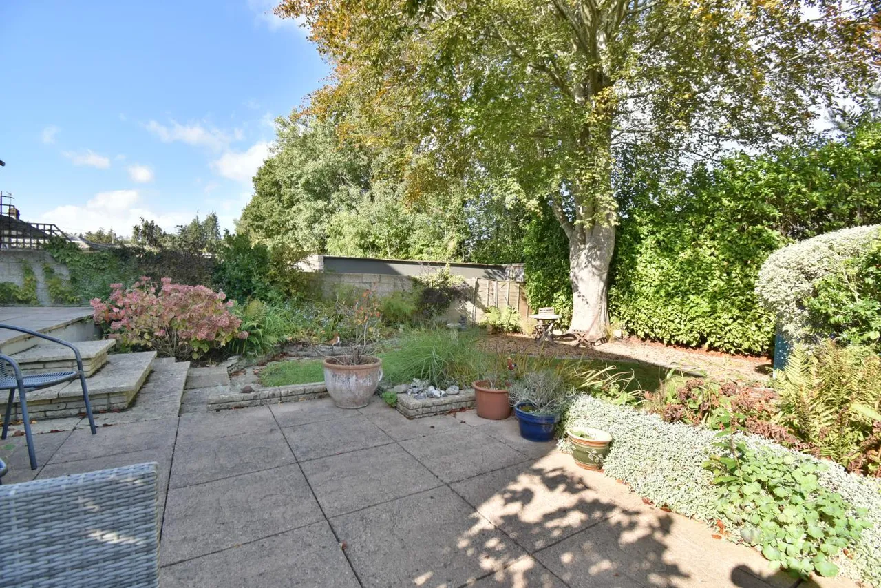 Ford Close, BH22, photo 22