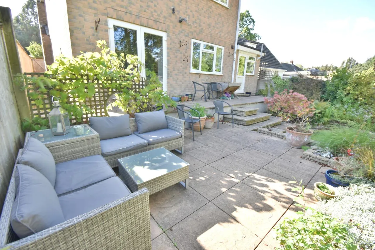 Ford Close, BH22, photo 26