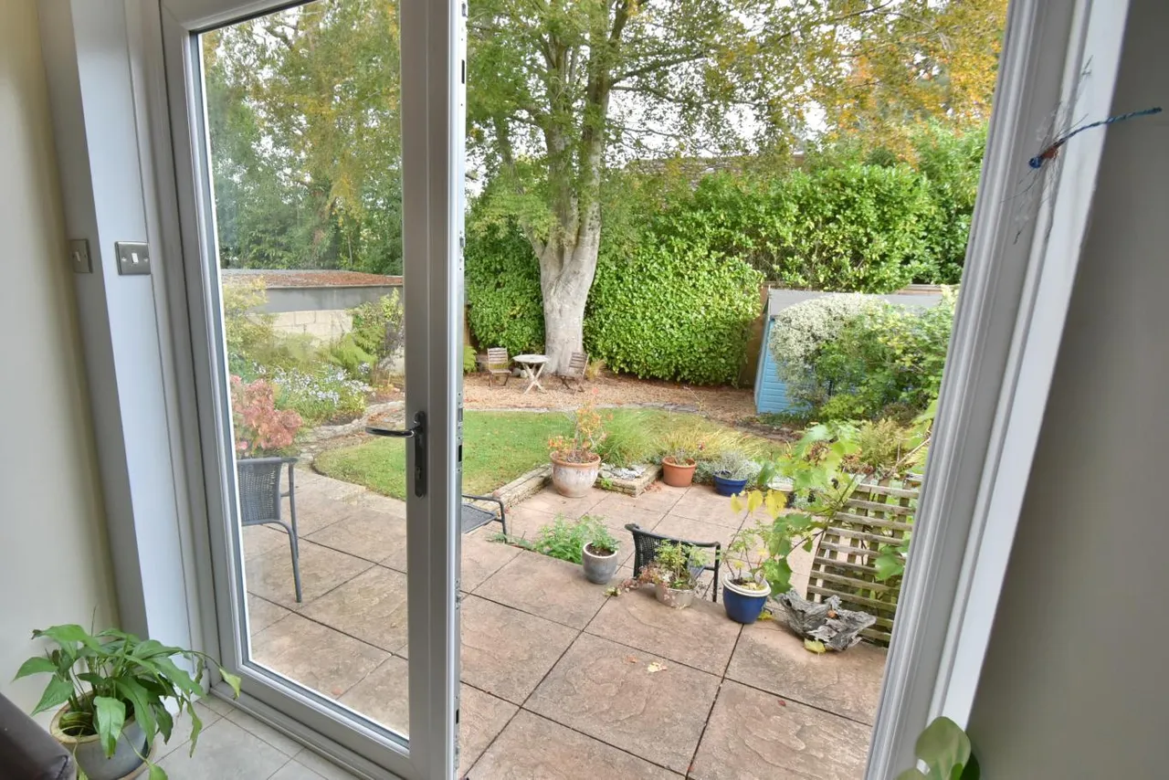 Ford Close, BH22, photo 8