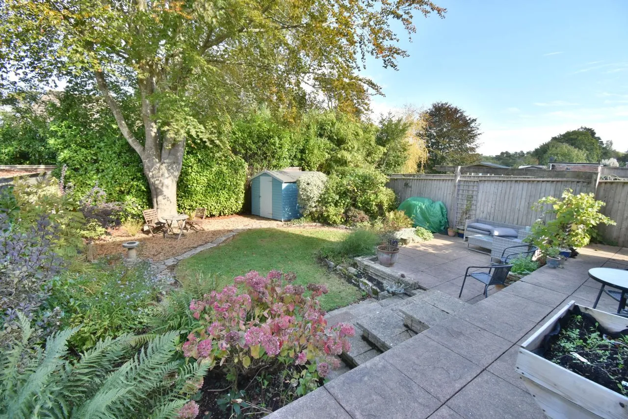 Ford Close, BH22, photo 2