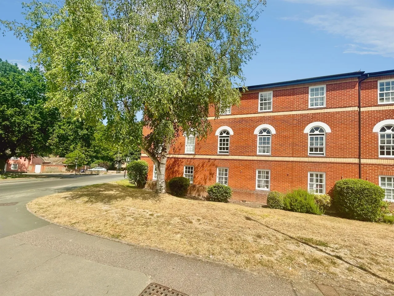 2 bed flat for sale, Farmadine House Saffron Walden, CB11