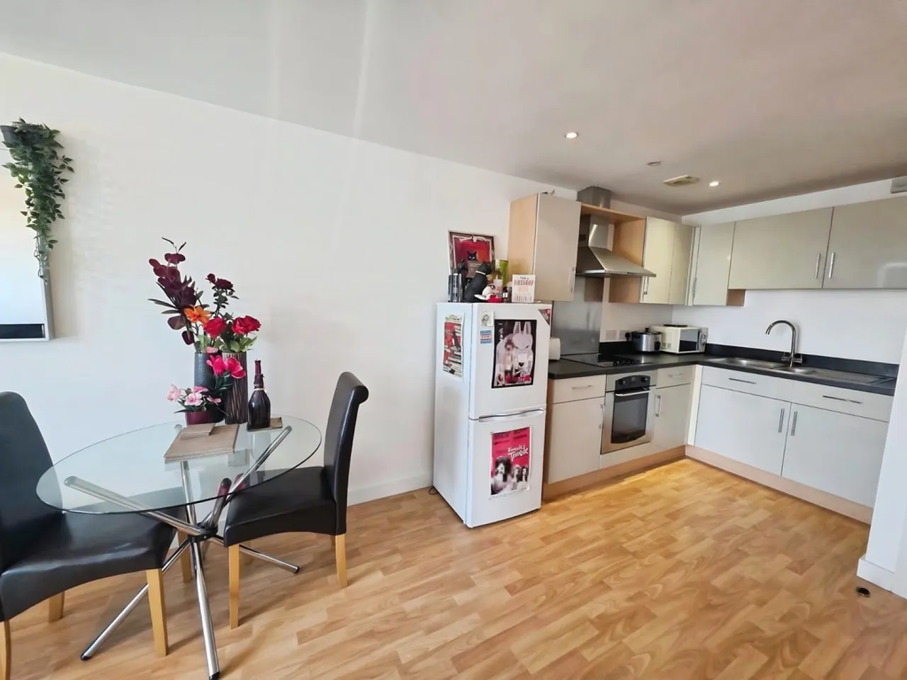Skinner Lane, LS7, photo 2