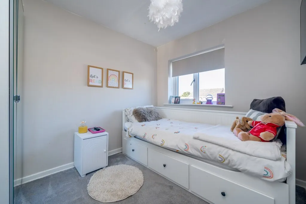 Foxglove Road, Birstall, WF17, photo 13