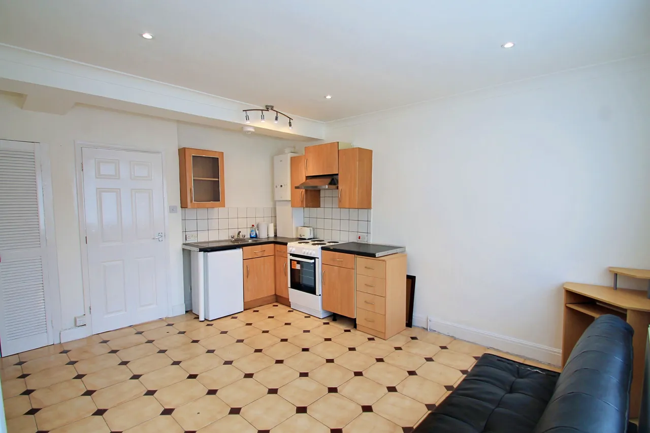 Carlyon Avenue, Harrow, HA2, photo 6