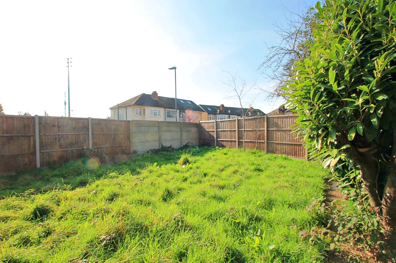 Carlyon Avenue, Harrow, HA2, photo 3