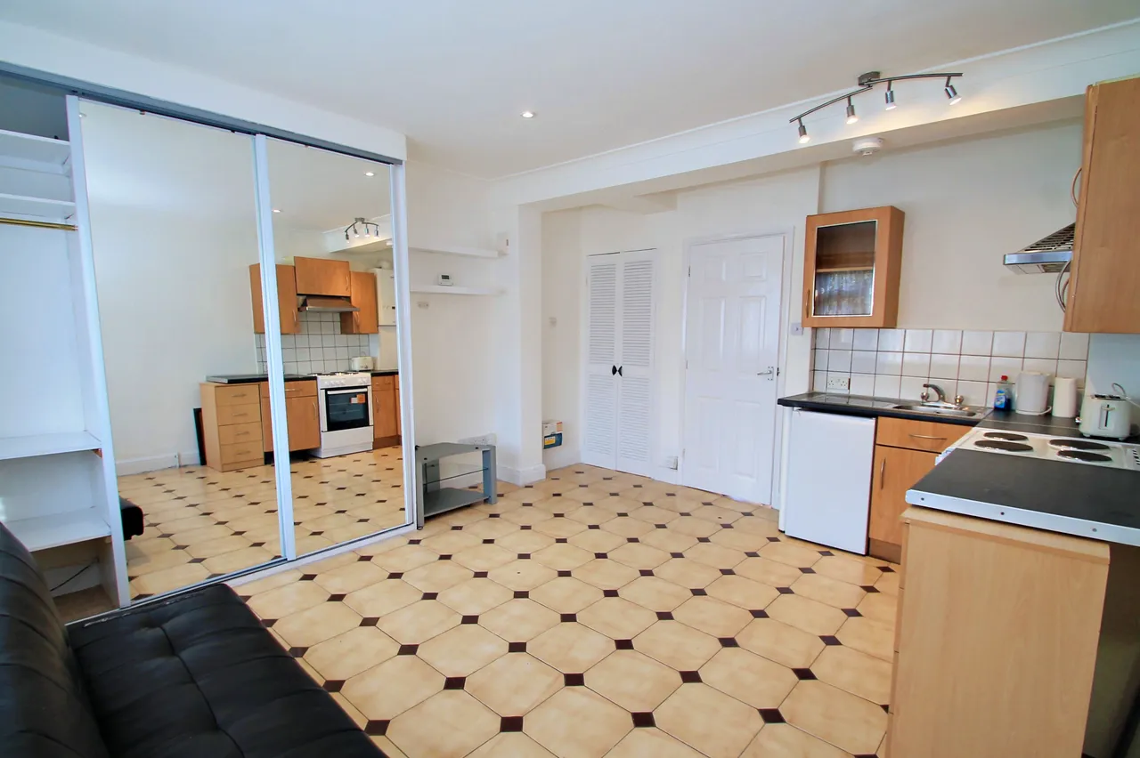 Carlyon Avenue, Harrow, HA2, photo 7
