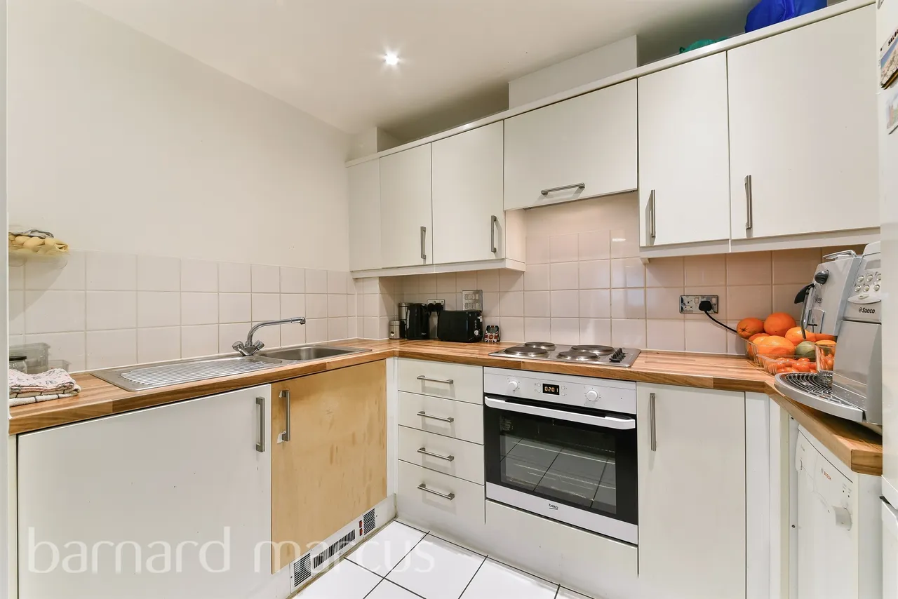 Wooldridge Close, Feltham, TW14, photo 3