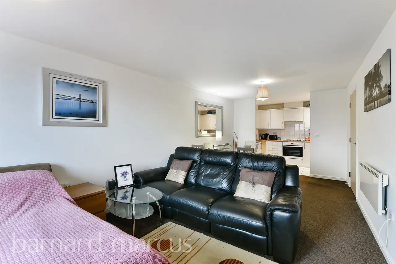 Wooldridge Close, Feltham, TW14, photo 4