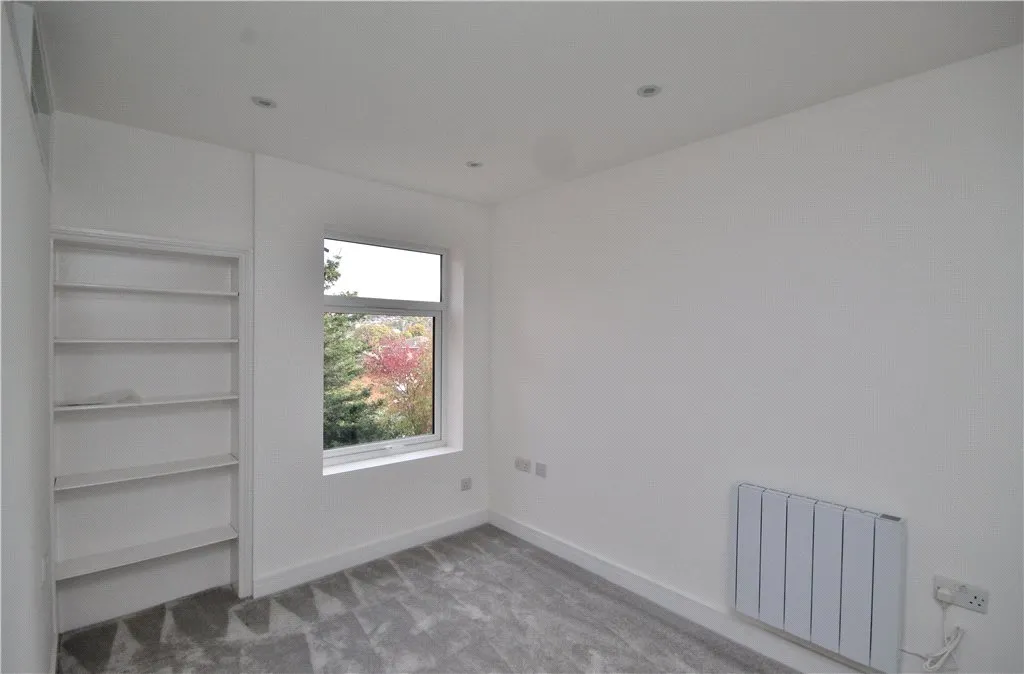 Denzil Road, Guildford, GU2, photo 9