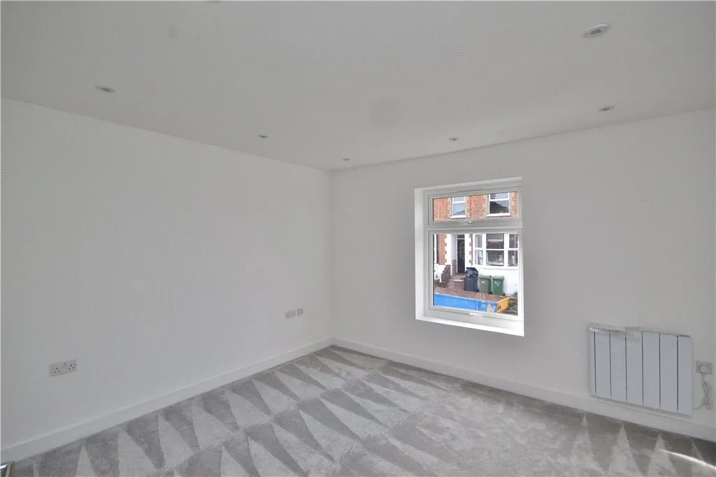 Denzil Road, Guildford, GU2, photo 6
