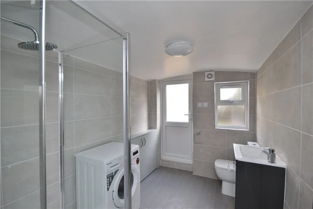 Denzil Road, Guildford, GU2, photo 8