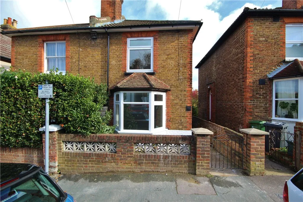3 bed house to rent, Denzil Road, Guildford, GU2