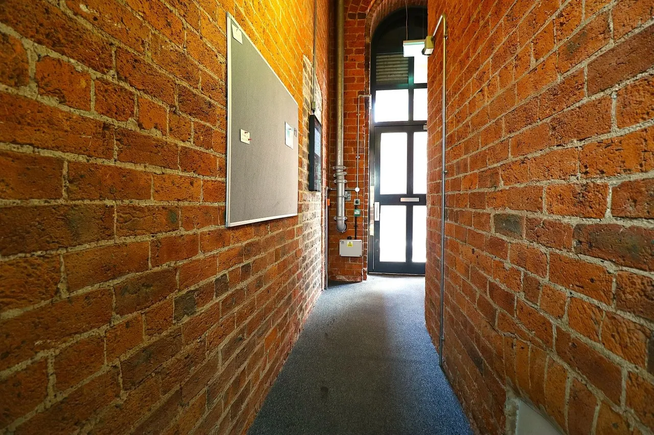 Block A, Victoria Riverside, LS10, photo 5