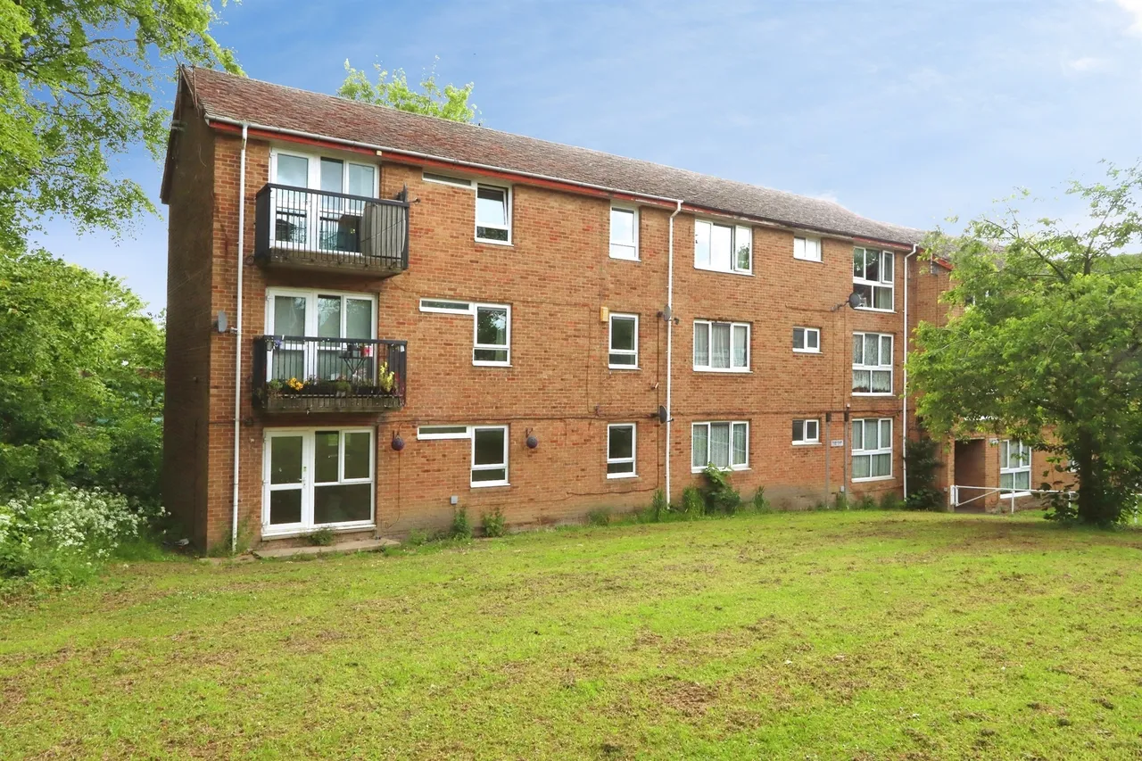 Stradbroke Walk, Sheffield, S13, photo 11