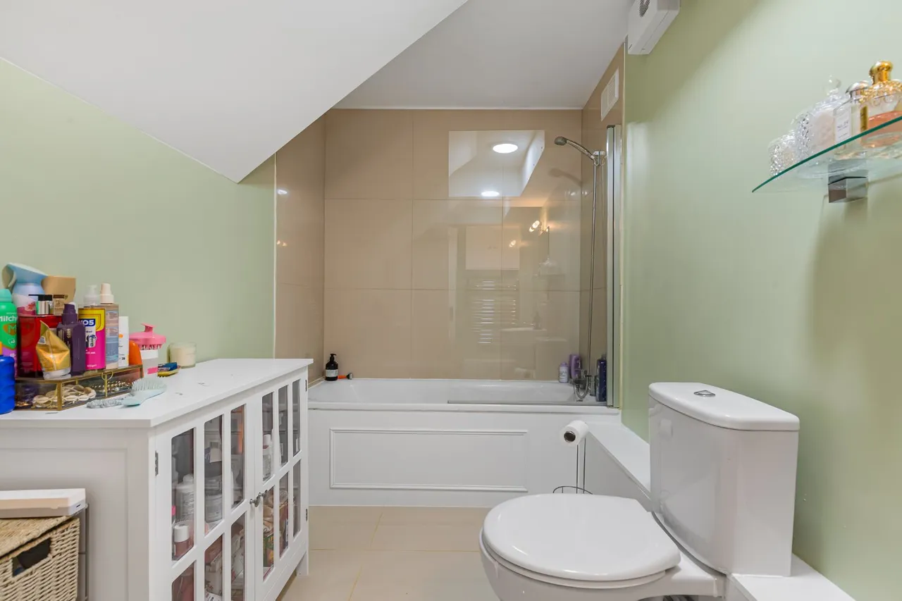 Crescent Lane, Clapham, London, SW4, photo 10