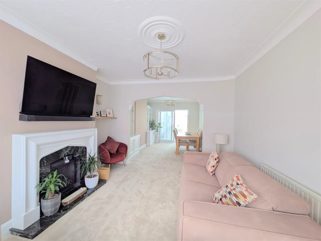 WOODLANDS AVENUE, Romford, Essex RM6 6EA, photo 3