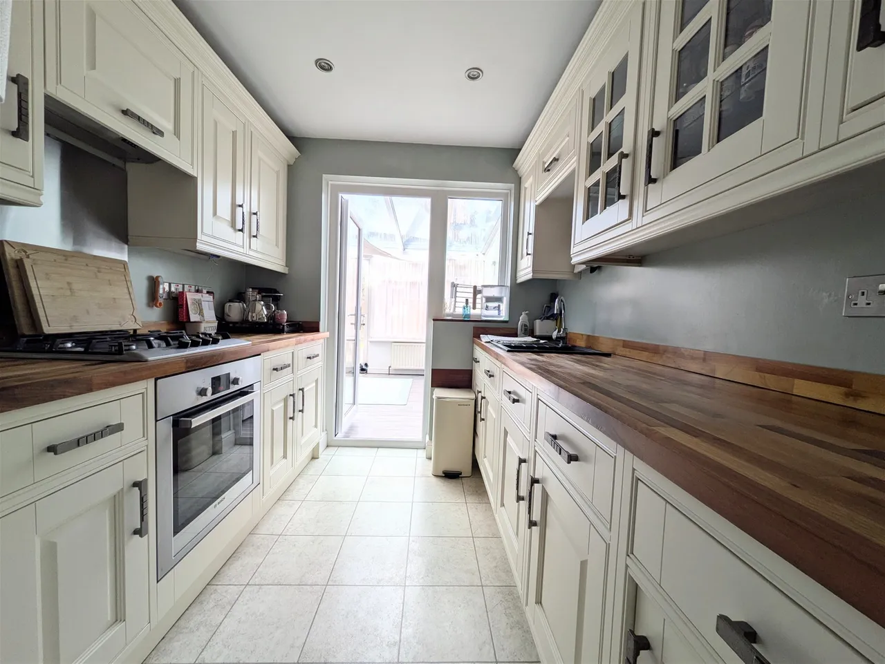 WOODLANDS AVENUE, Romford, Essex RM6 6EA, photo 7