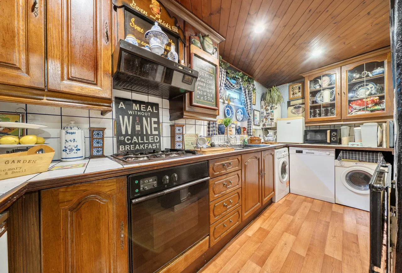 Carshalton Road, Mitcham, CR4 4HJ, photo 5