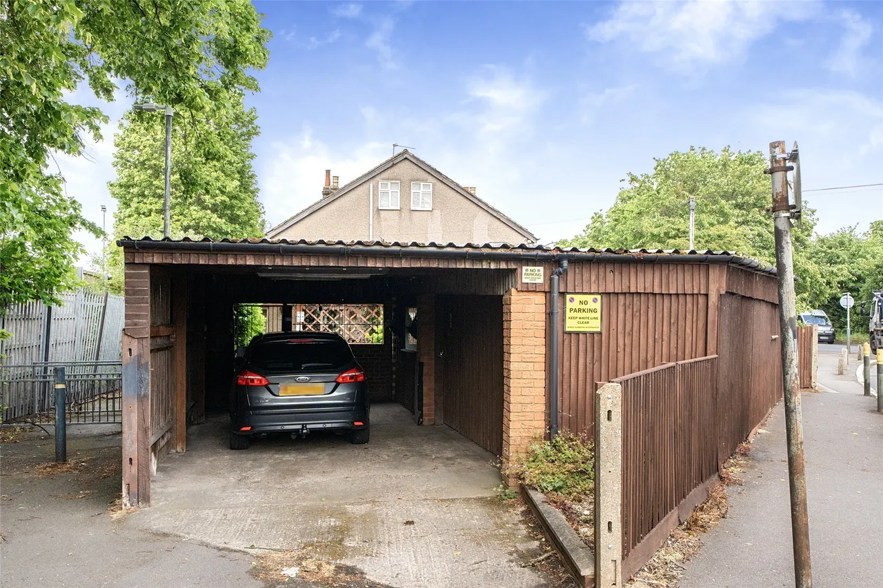 Carshalton Road, Mitcham, CR4 4HJ, photo 23