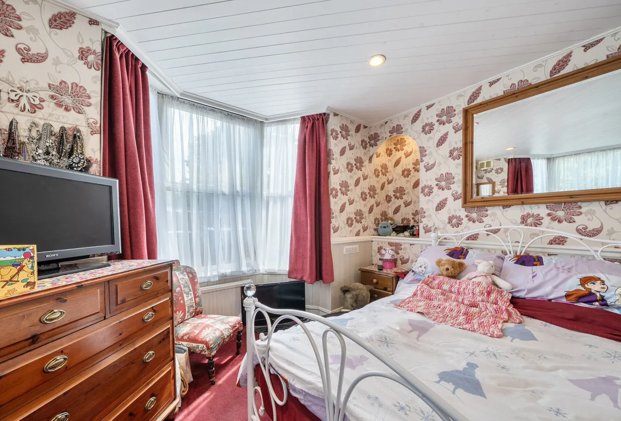 Carshalton Road, Mitcham, CR4 4HJ, photo 22