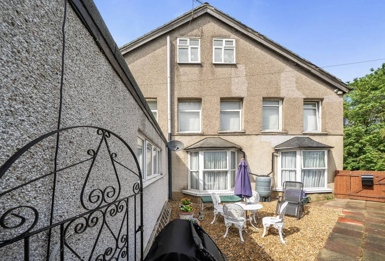 Carshalton Road, Mitcham, CR4 4HJ, photo 20