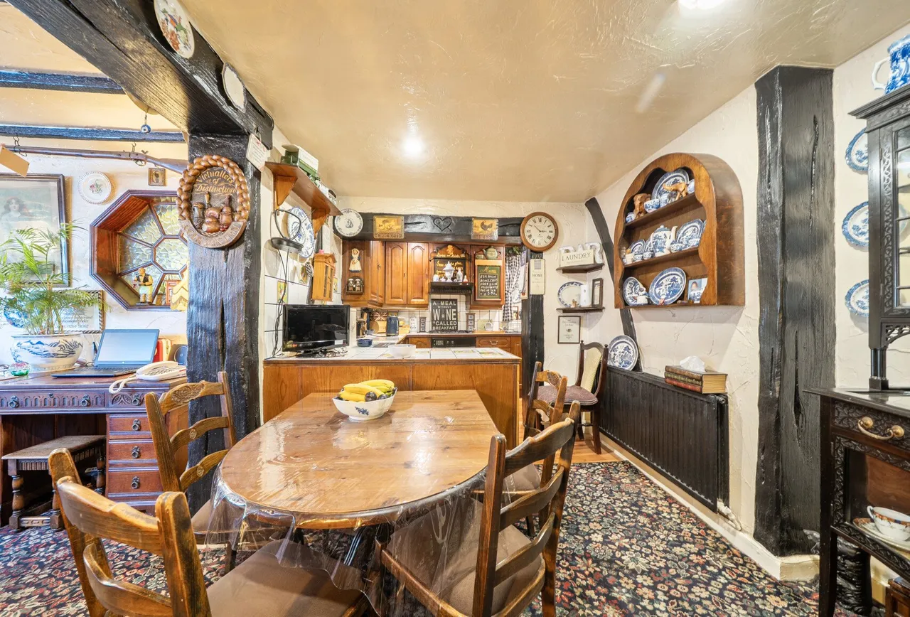 Carshalton Road, Mitcham, CR4 4HJ, photo 13