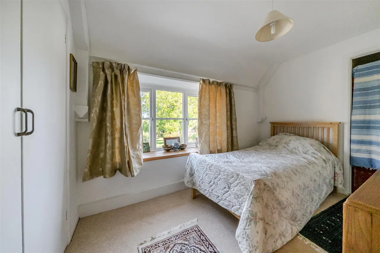 Theobalds Green, Calstone, SN11, photo 18