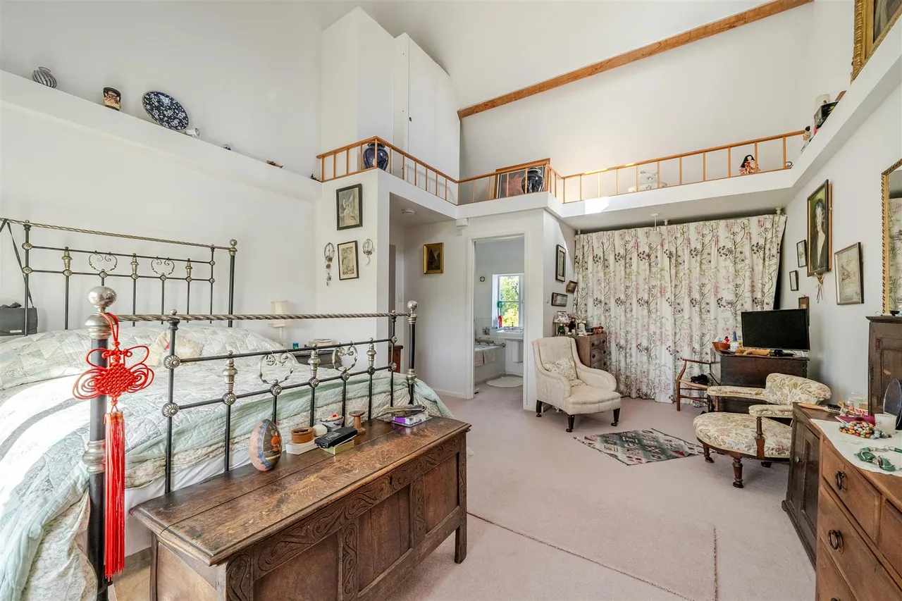Theobalds Green, Calstone, SN11, photo 14