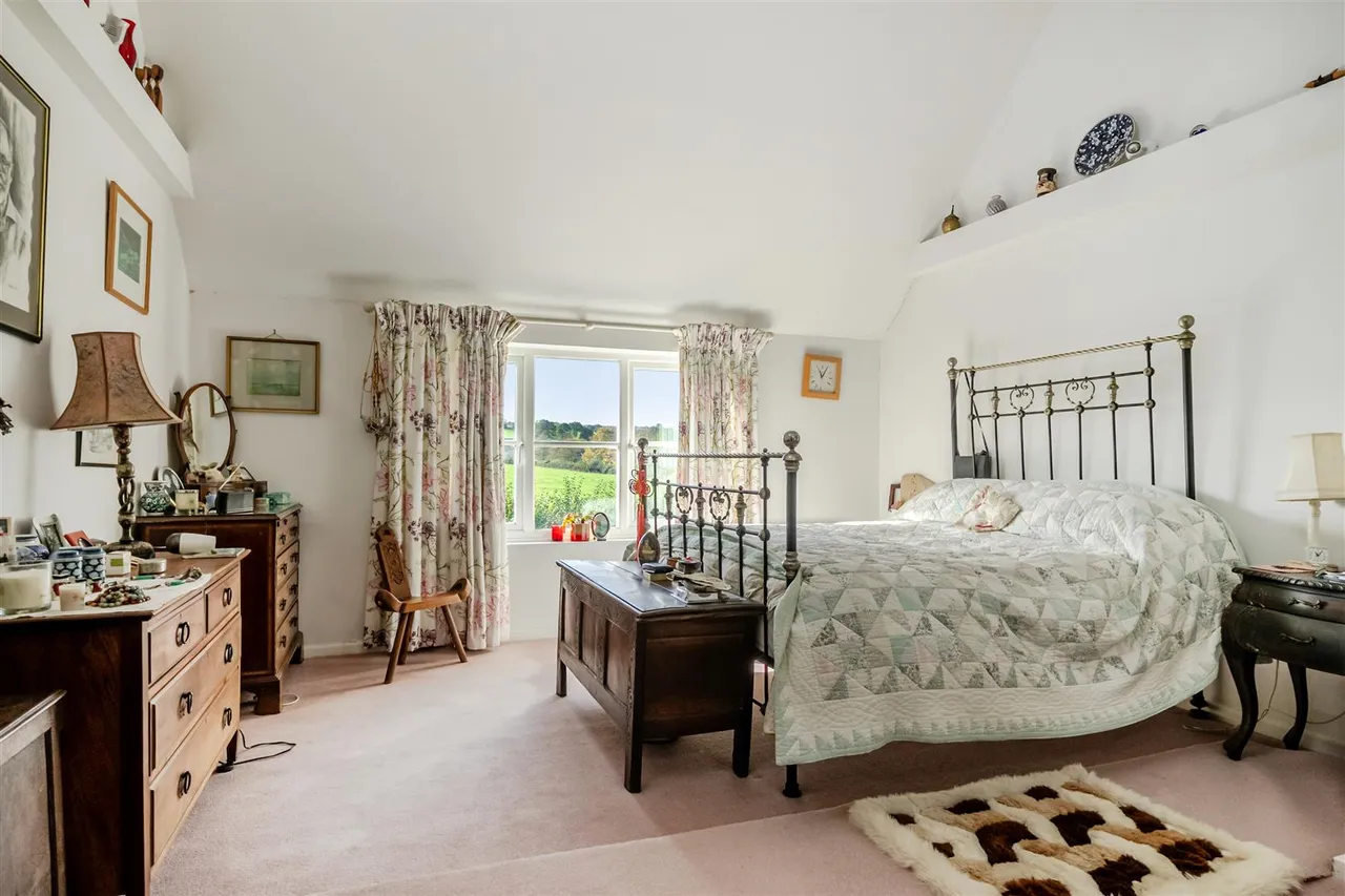Theobalds Green, Calstone, SN11, photo 15
