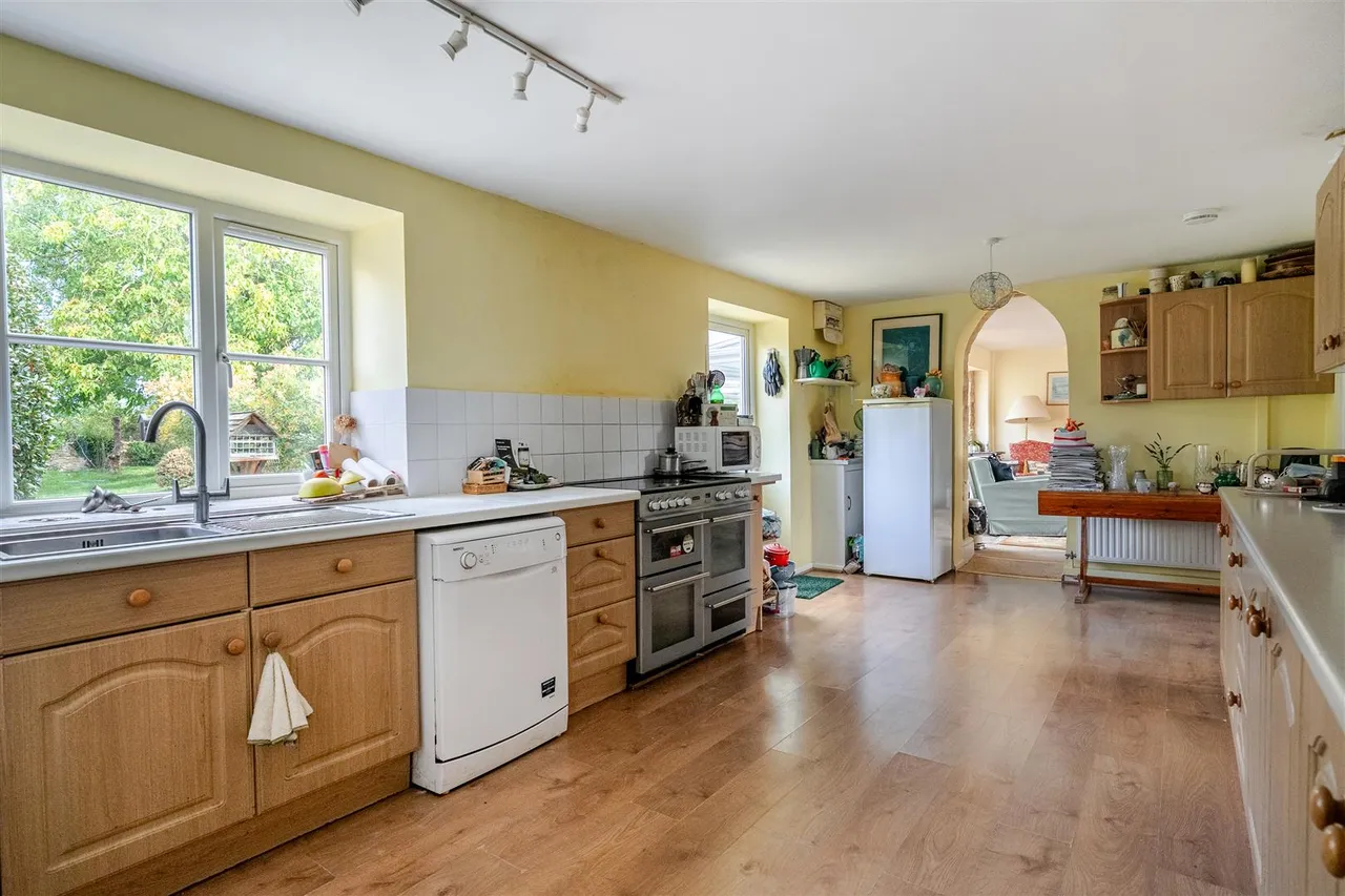 Theobalds Green, Calstone, SN11, photo 6