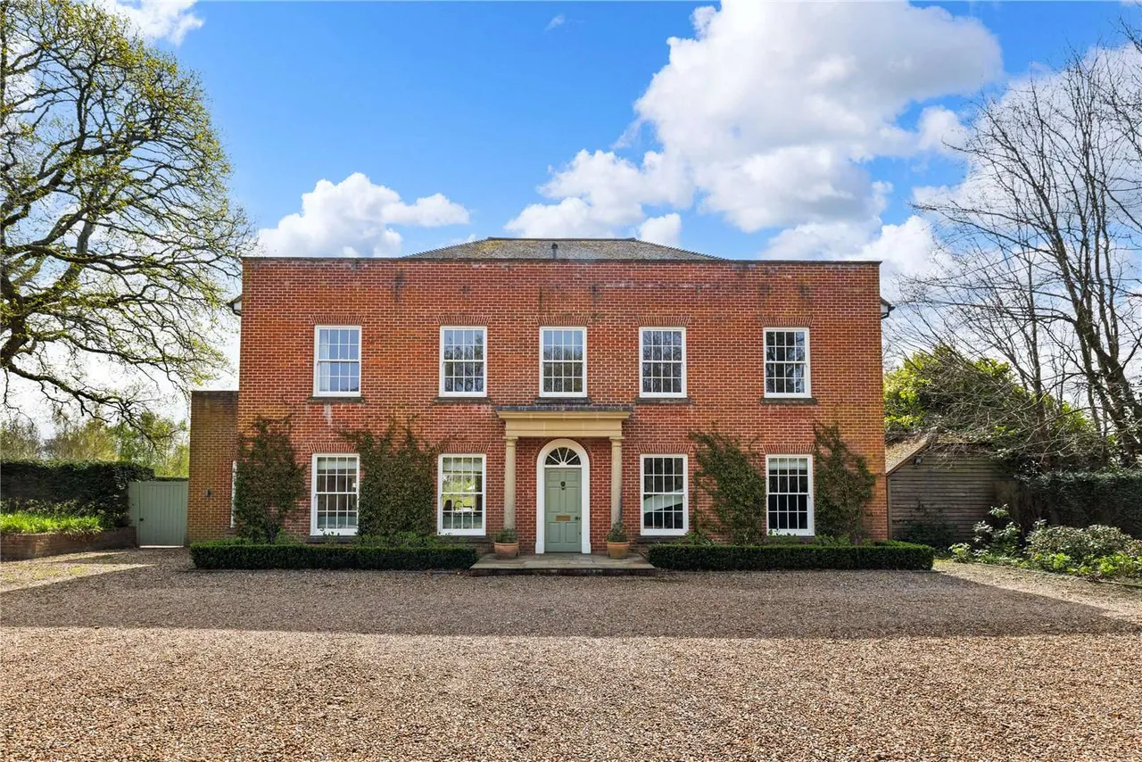 Mill Lane, Headley, Bordon, Hampshire, GU35 0PD, photo 2