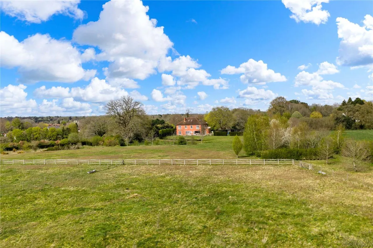 Mill Lane, Headley, Bordon, Hampshire, GU35 0PD, photo 5