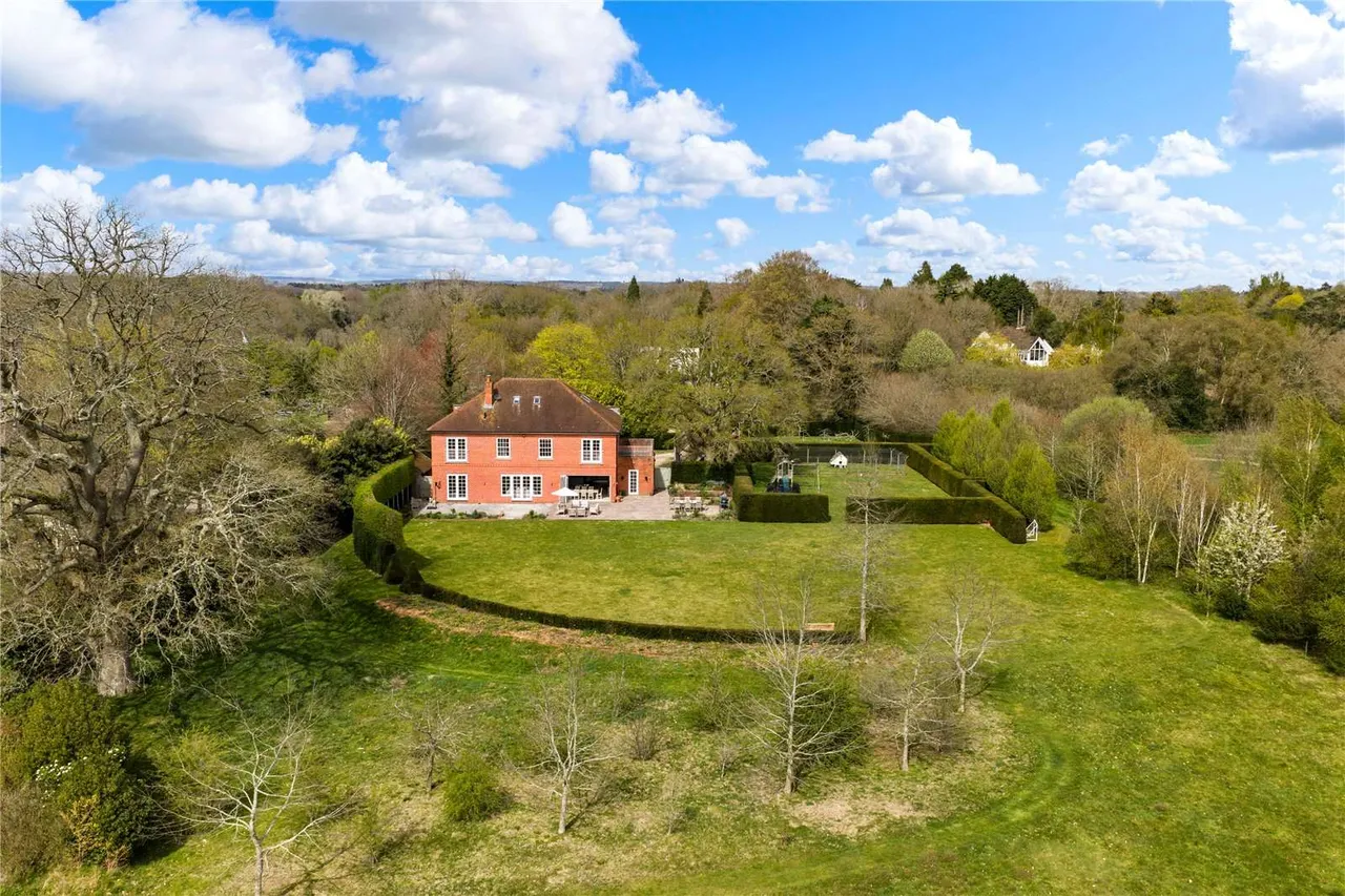 Mill Lane, Headley, Bordon, Hampshire, GU35 0PD, photo 4