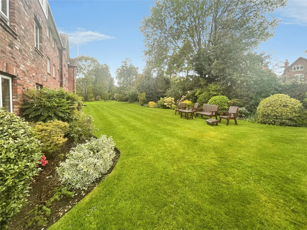 Grove Avenue, Wilmslow, Cheshire, SK9, photo 5