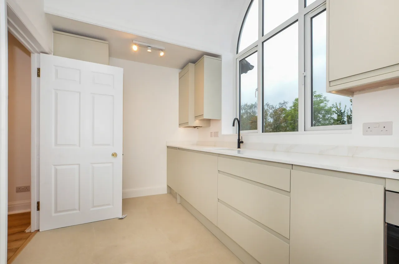 Marsh Lane, Stanmore Fees Apply, HA7, photo 4