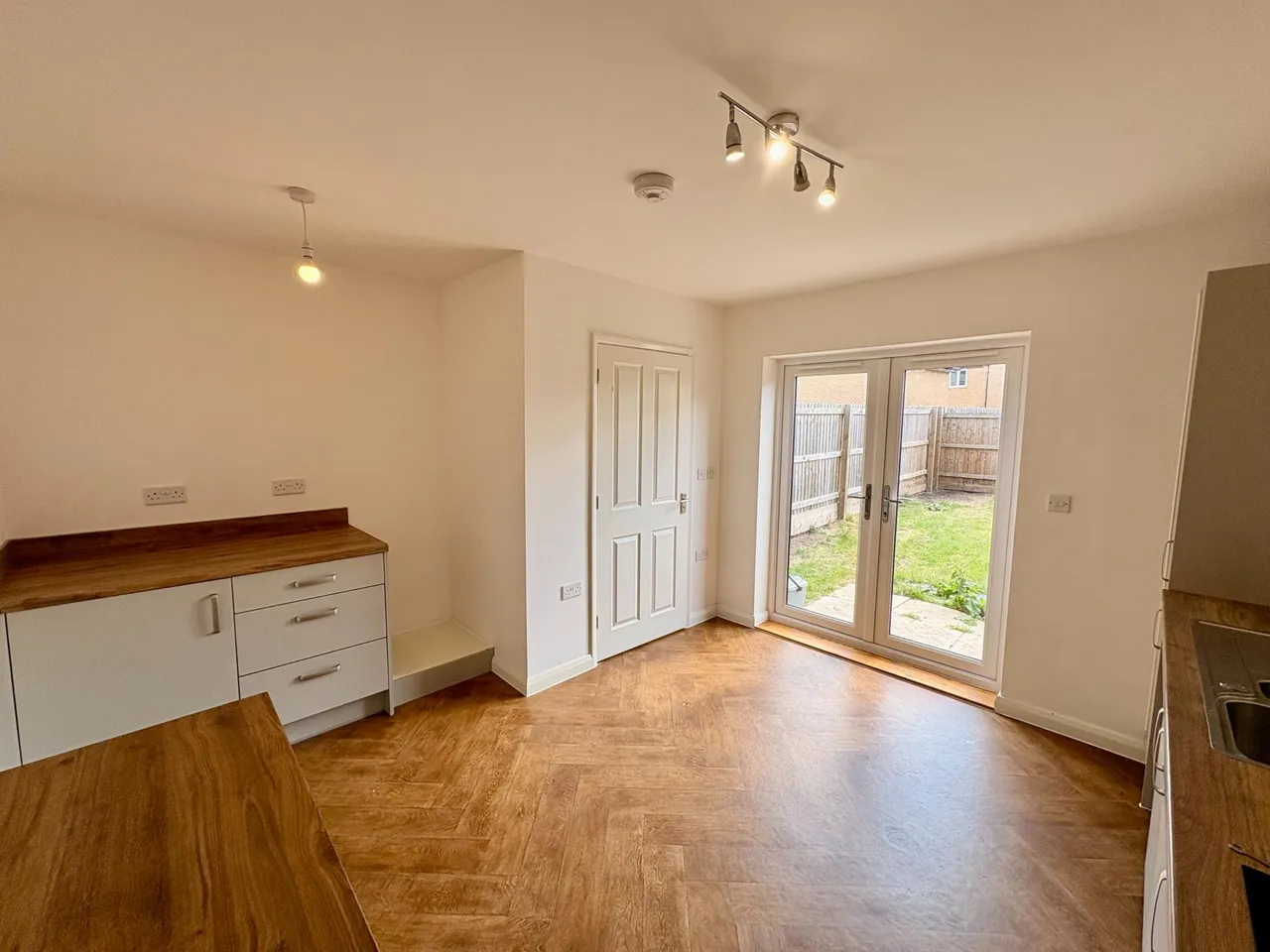 McCartney Close, Huntingdon, PE29, photo 5