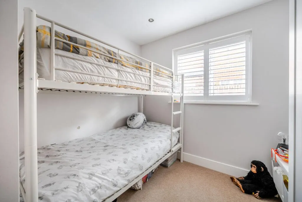 Byfleet Road, New Haw, KT15, photo 12
