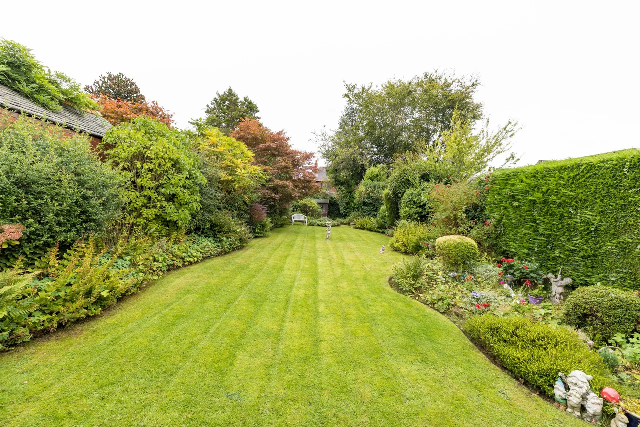 Sittingbourne Road, Whitley, WN1, photo 2