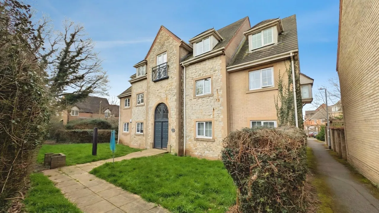 2 bed flat for sale, Hay Leaze, Yate, BS37
