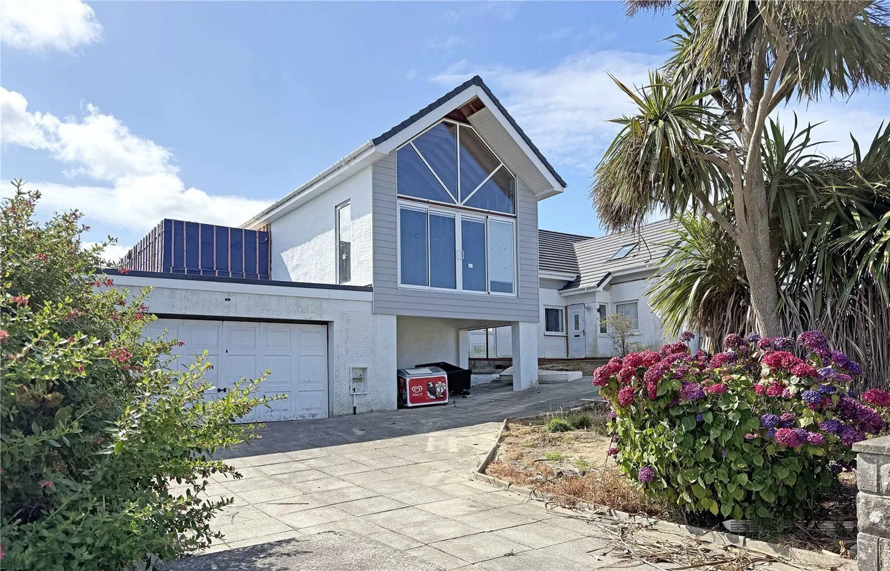 4 bed house for sale, Penrhyn Geiriol, Trearddur Bay