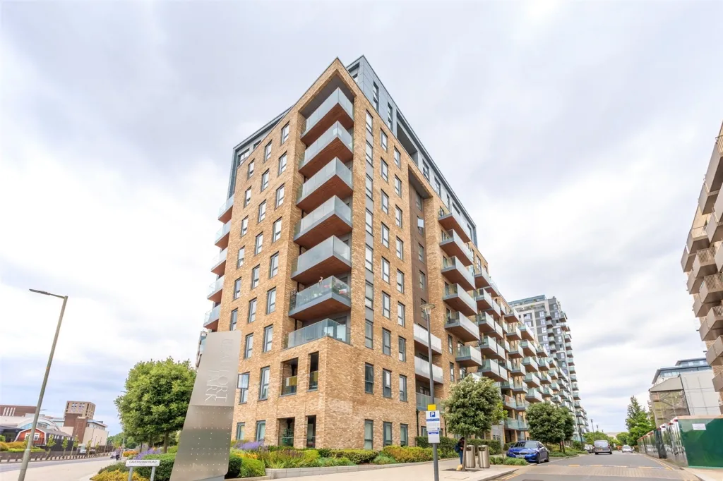 Caversham Road, Beaufort Park, NW9, photo 15