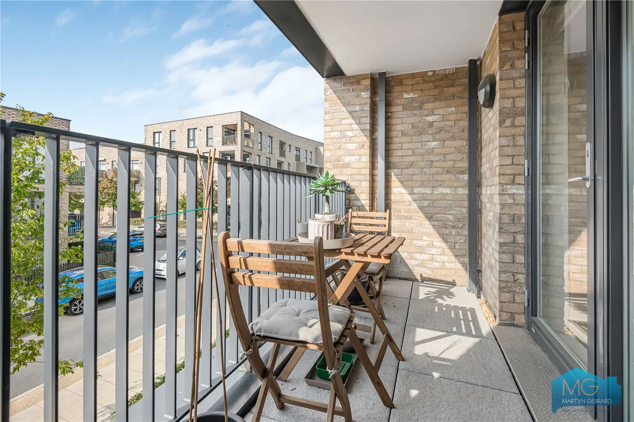 Dollis Valley Drive, Barnet, EN5, photo 2
