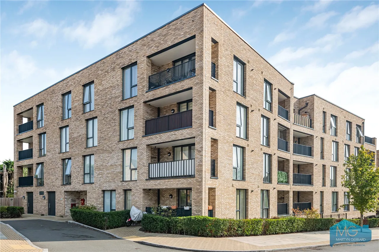 2 bed flat for sale, Dollis Valley Drive, Barnet, EN5